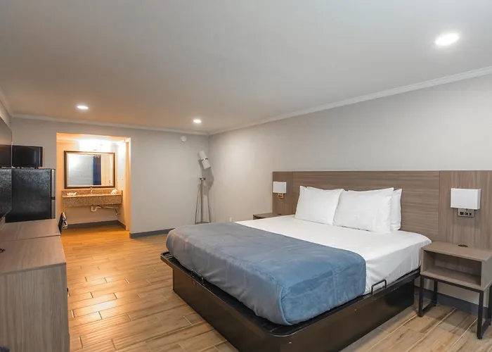 Economy Suites Springfield - Extended Stay
